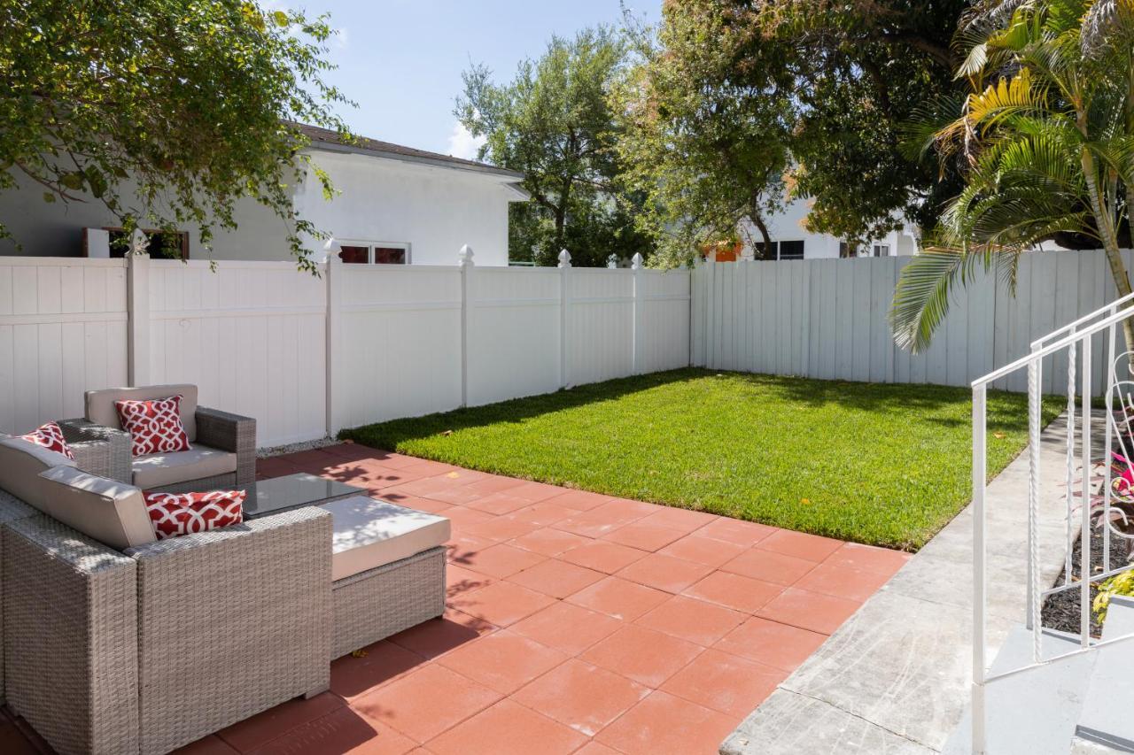 Beautiful Casita With King Bed And Private Patio Close To Calle 8, Mia Airport, Coral Gables ไมอามี ภายนอก รูปภาพ