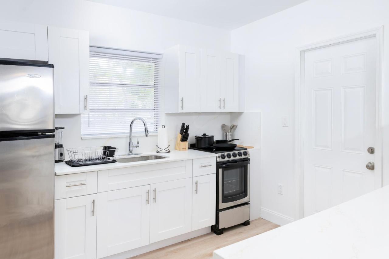 Beautiful Casita With King Bed And Private Patio Close To Calle 8, Mia Airport, Coral Gables ไมอามี ภายนอก รูปภาพ